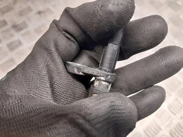 Capteur ABS arrière gauche Audi A5 2018 4M0927807C image 2