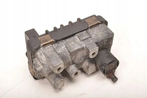 Actuador Turbo Volvo OEM 6NW009543 - Usado image 2