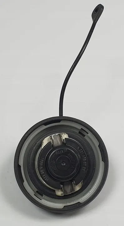 Polttoainesäiliön kansi Mercedes W207 A2214700705 image 2