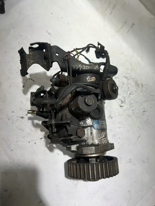 Bomba de inyección OEM 8443b995d para FORD 1.8 TD image 2