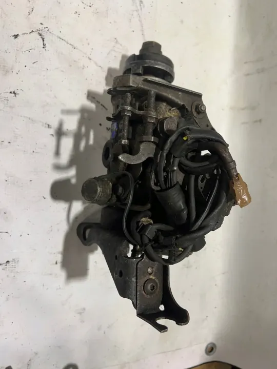 Bomba de inyección OEM 8443b995d para FORD 1.8 TD image 4