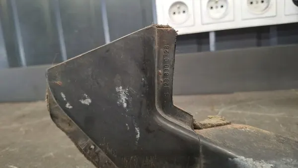 Tuulilasin valutus OEM 1238300328 Mercedes W123 image 3