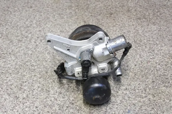 MERCEDES S W221 CL W216 V8 5.5 AMG Suspension Pump A0003291503 image 4