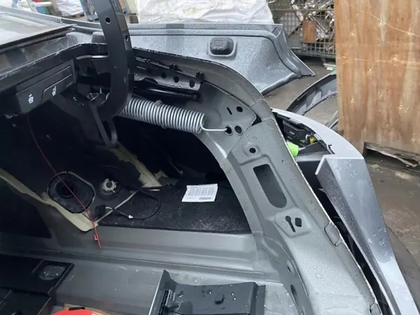 Audi A5 2018 Aile Arrière Droite OEM 284380 image 3