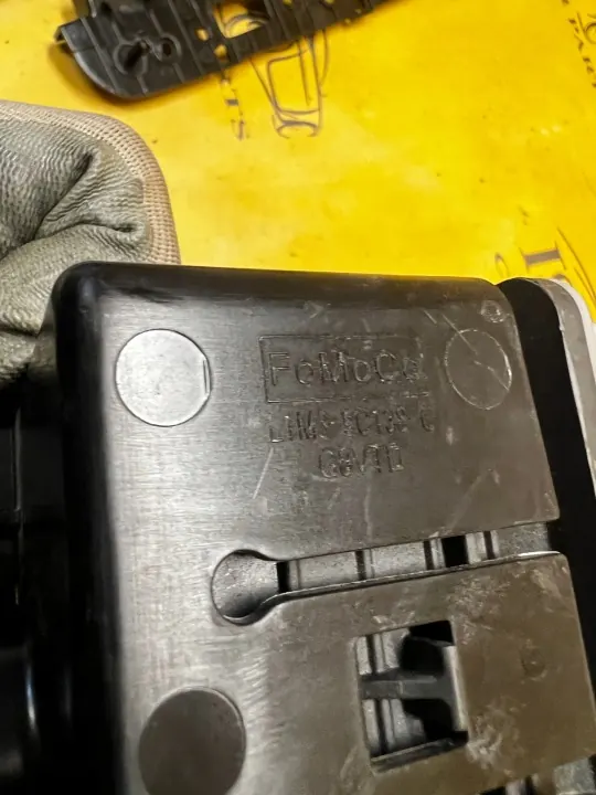 Filtre à charbon vapeur OEM L1M3-9C138-CB pour Ford Explorer image 6