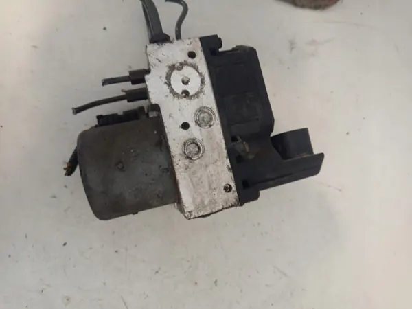Pompe ABS OEM 89541-0F010 pour Toyota Corolla Verso image 4