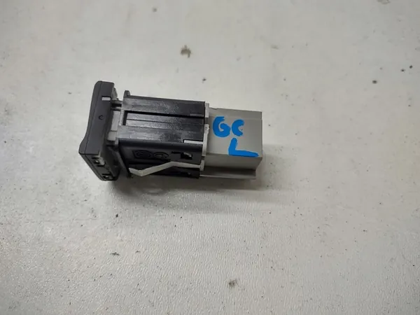 Zetelverwarmingsschakelaar VW Polo 6C voor links OEM 6C0963563A image 3