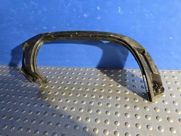 Uitlaatbevestiging rechterzijde OEM 31383838 image 4