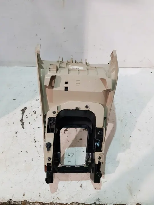 Marco del panel central OEM 39864993 para Volvo XC60 image 9