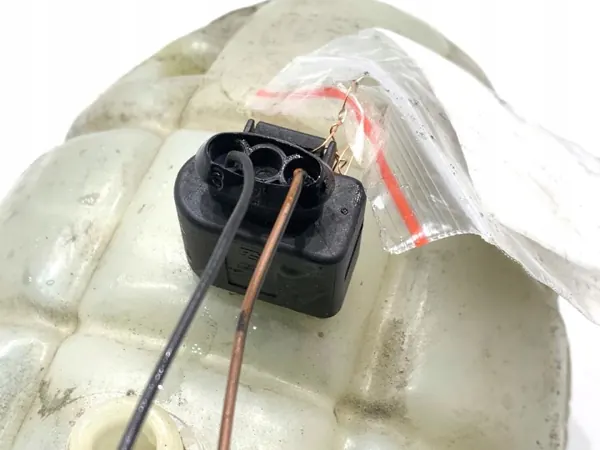 Réservoir d'expansion OEM 7642160 BMW F31 image 4