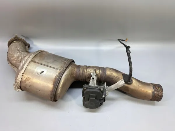 Catalyseur Audi OE OEM 8W0131703AQ image 3