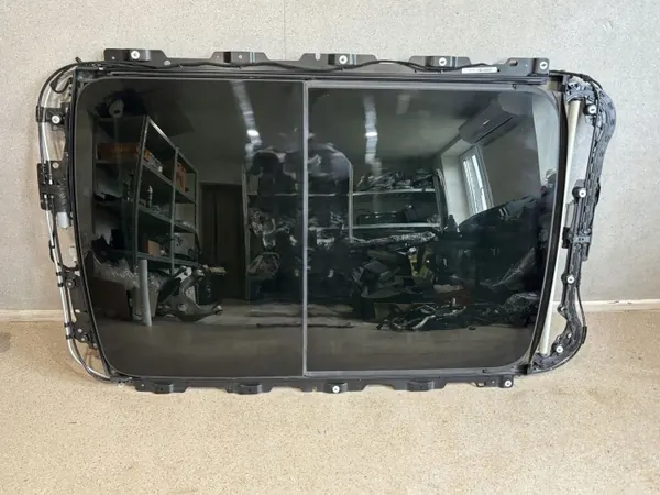 Volvo XC90 II Panoramakatto OEM 31484658 image 2