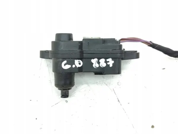 Cupra Formentor polttoaineläppätoimija OEM 8V4862159R image 2