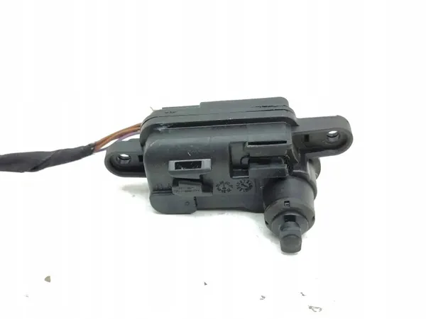 Cupra Formentor polttoaineläppätoimija OEM 8V4862159R image 7