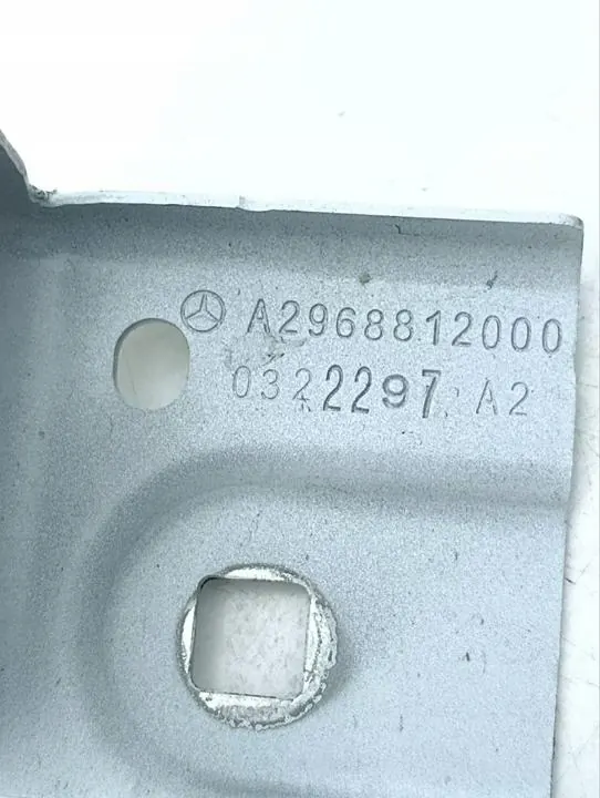 Support d'aile droit Mercedes-Benz EQS SUV 2023 OEM A2968811400 image 7