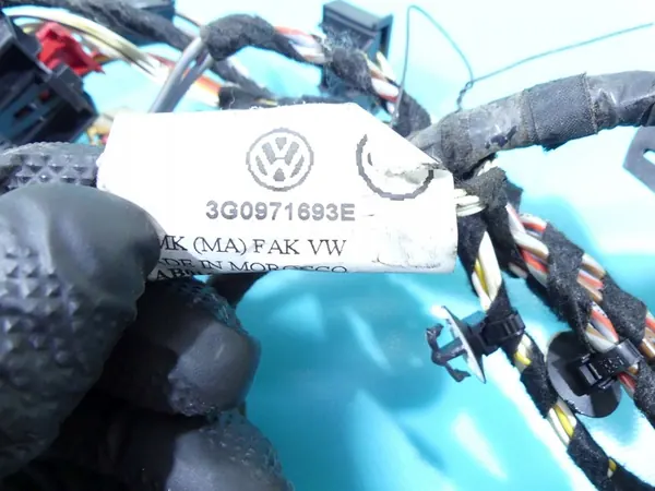 Vasen Takaluukun Johdotus VW Passat B8 3G0971693E image 5