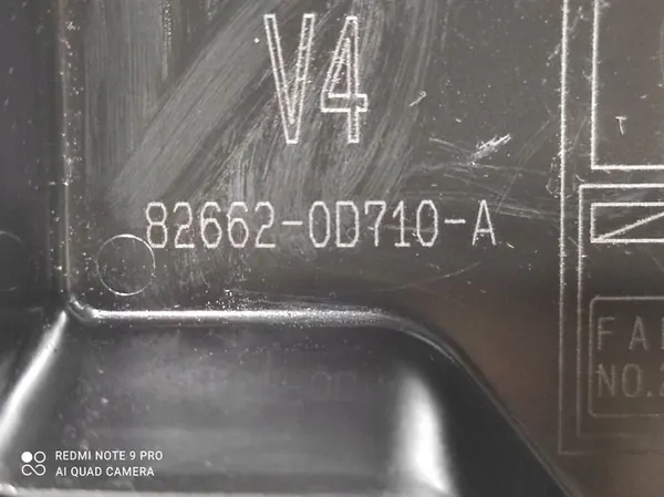 Caixa de fusíveis completa dianteira Toyota Yaris 826620D710A image 5
