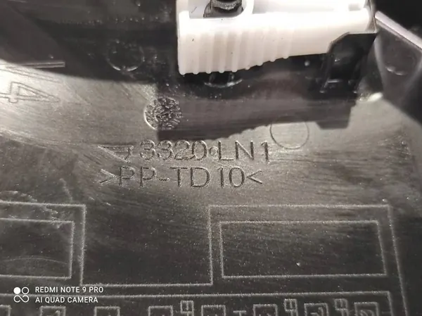 Caixa de fusíveis completa dianteira Toyota Yaris 826620D710A image 6