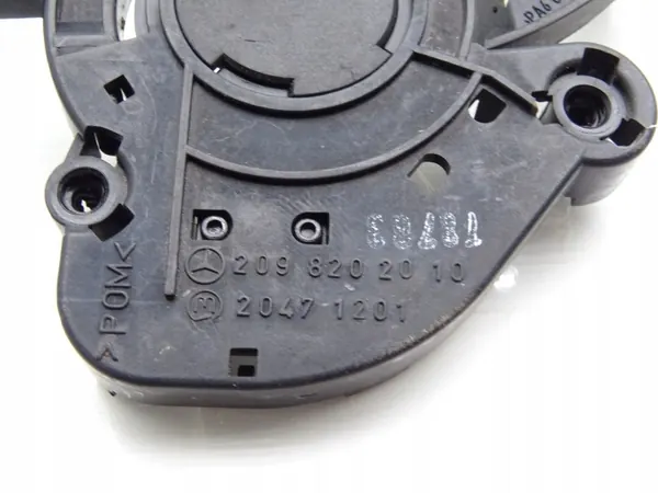 OEM 2098202010 Interruptor de techo para Mercedes CLK W209 image 4