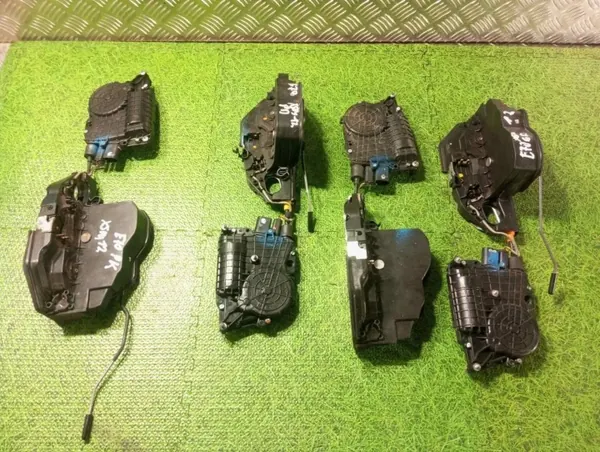 BMW X5 E70 Lock Set OEM 4153309300 - Used image 2