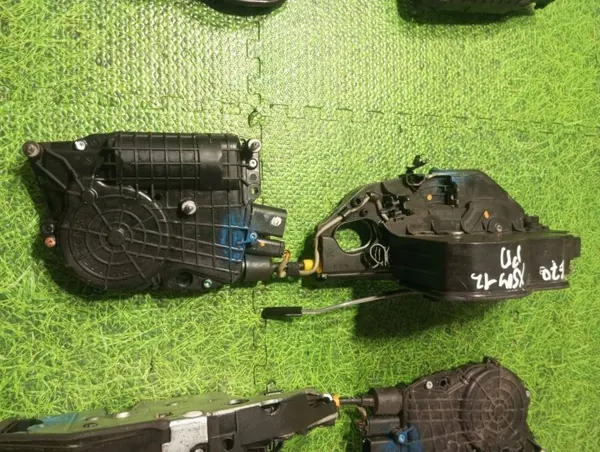 BMW X5 E70 Lock Set OEM 4153309300 - Used image 4