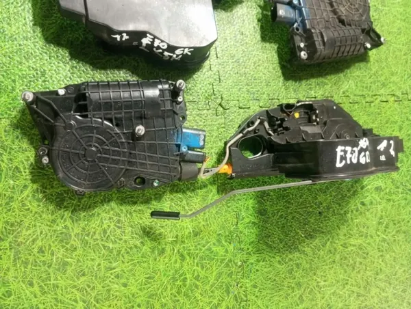 BMW X5 E70 Lock Set OEM 4153309300 - Used image 5