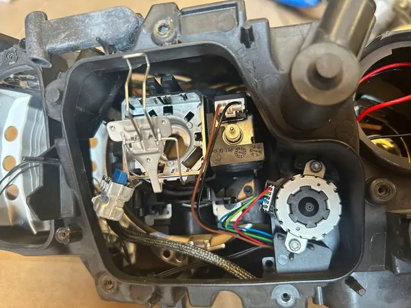 Farol BMW E90 E91 Bi Xenon Esquerdo Europa image 4