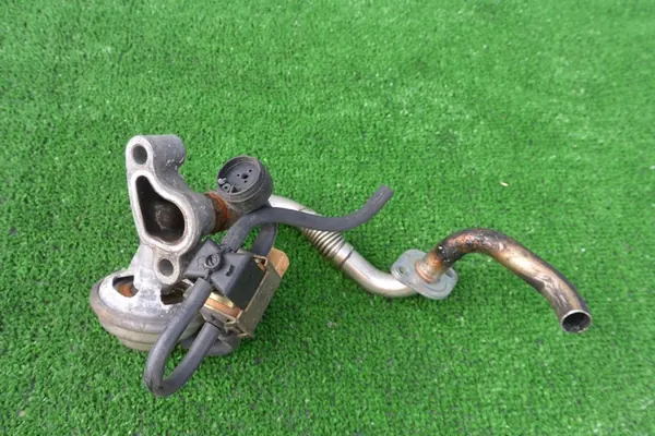 Válvula EGR OM112 OM113 Mercedes W164 R W251 W211 W219 W220 image 3