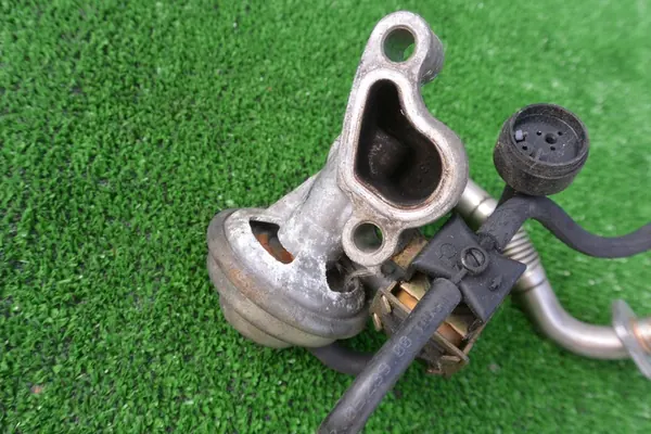 Válvula EGR OM112 OM113 Mercedes W164 R W251 W211 W219 W220 image 4