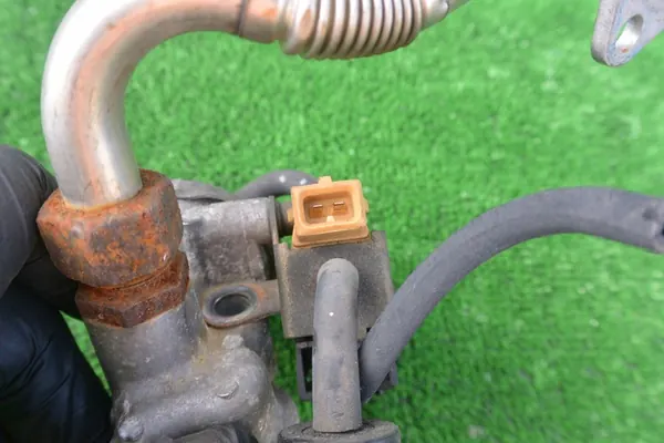 Válvula EGR OM112 OM113 Mercedes W164 R W251 W211 W219 W220 image 5