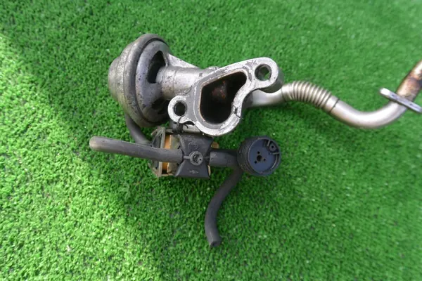 Válvula EGR OM112 OM113 Mercedes W164 R W251 W211 W219 W220 image 9