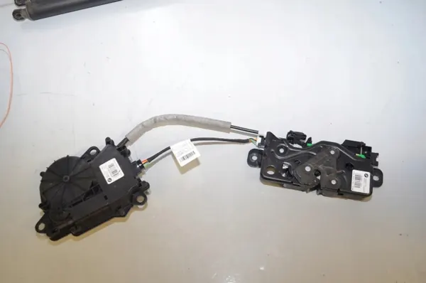 Módulo de control de maletero OEM 7412610 BMW X1 F48 image 10