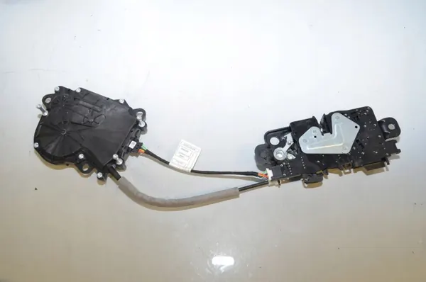 Módulo de control de maletero OEM 7412610 BMW X1 F48 image 9