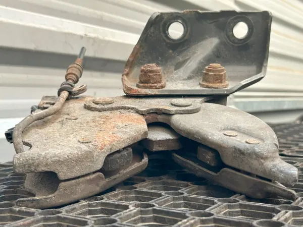A9603101383 Mercedes-Benz Kabinenkipp-Sperre, links image 7