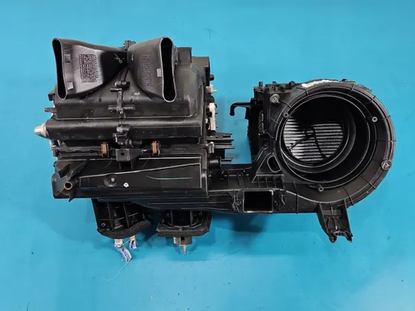 Aquecedor FIAT Freemont OEM 68105535AB Usado image 3