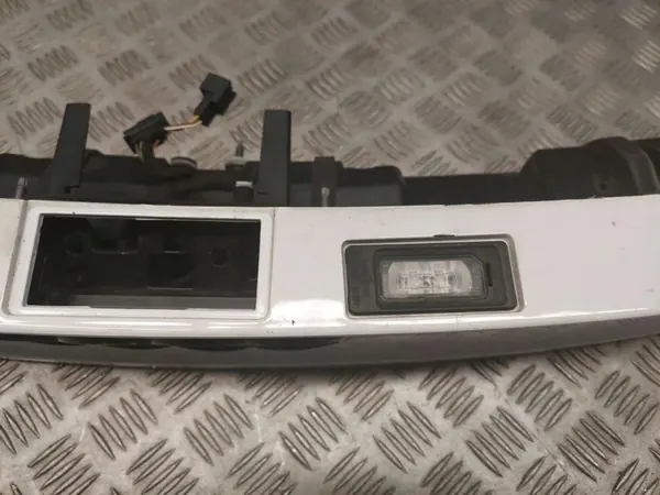 Audi A7 S7 Bagageluckfoder OEM 4G8827086M image 4