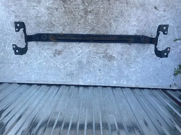 VOLVO V40 II Etupuskuradiatorin Tuki 3M5H-8B204-AB image 3