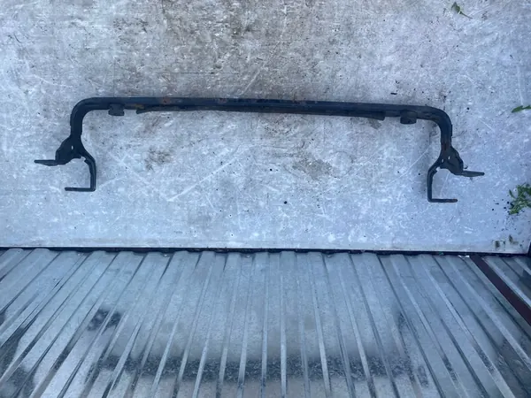 VOLVO V40 II Etupuskuradiatorin Tuki 3M5H-8B204-AB image 4