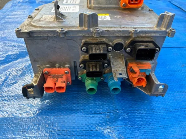 Onduleur électrique Peugeot 208 II - Pièce OEM image 6