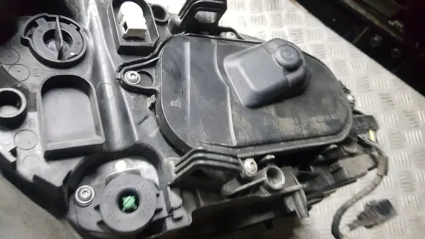 VOLVO V60 II Vasemman Puolen Ajovalot 31420115 image 10