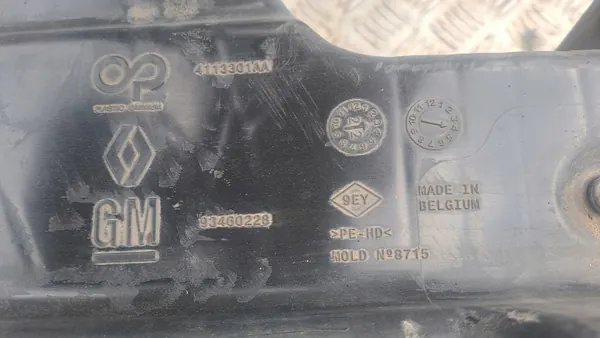 Tanque AdBlue Renault OEM 4113301AA - Usado image 3
