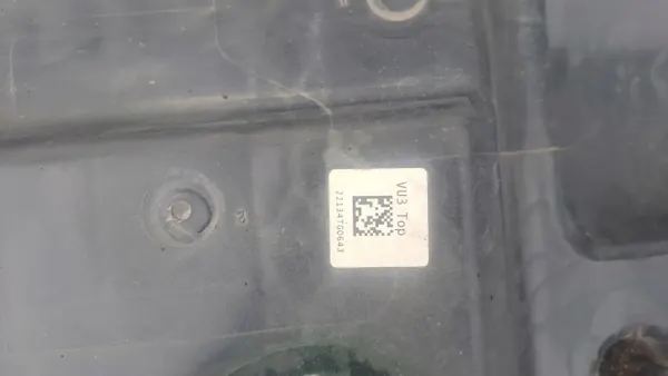 Tanque AdBlue Renault OEM 4113301AA - Usado image 4