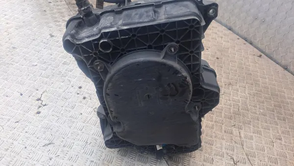 Tanque AdBlue Renault OEM 4113301AA - Usado image 9