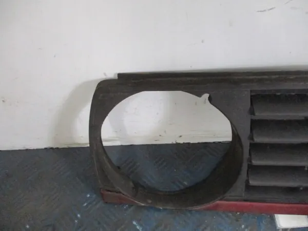 Volkswagen Golf II Grill Original 191853653C Emblem image 2