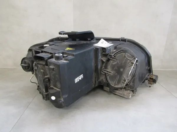 Faros delanteros Audi A3 8P Xenón 03-08 IZQ 8P0941003R image 2