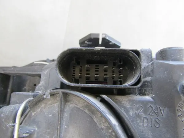 Faros delanteros Audi A3 8P Xenón 03-08 IZQ 8P0941003R image 6