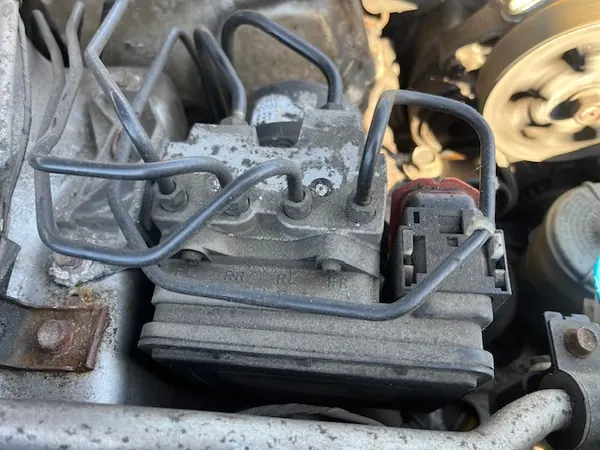 Honda ABS-pomp OEM AK-12-725800 Gebruikt image 3