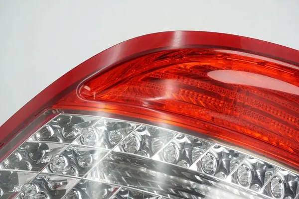 Rechter achterlicht Mercedes W204 A2048204064 image 3