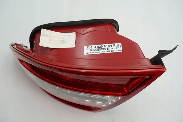 Rechter achterlicht Mercedes W204 A2048204064 image 6