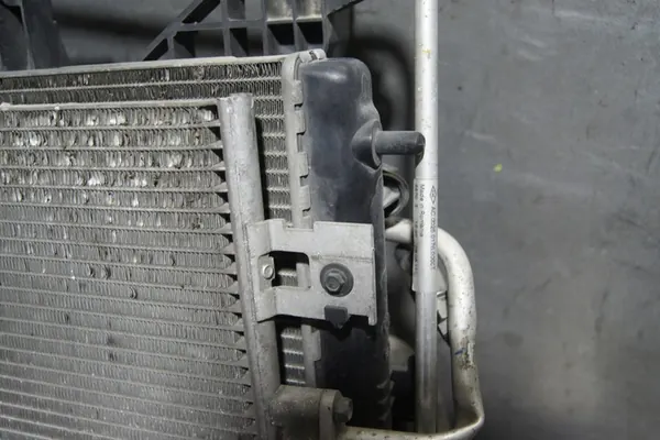 Conjunto de ventilador de refrigeración Dacia Duster I image 4